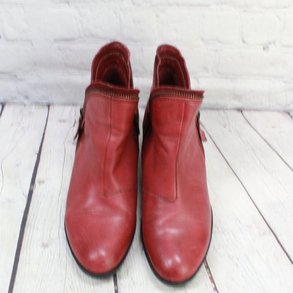 EARTH Red Leather Side Zip Heeled Ankle Booties Size 7.5 - Picture 4 of 9